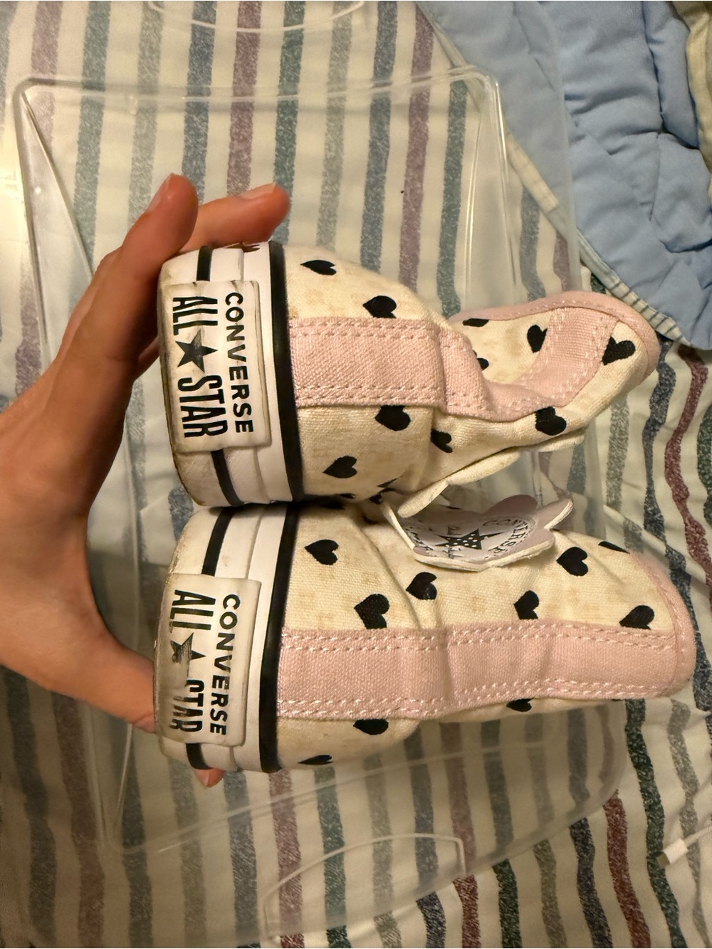 Pink & black heart converse - Picture 3 of 4